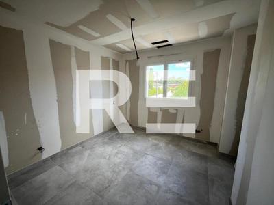 Maison - 98 m² - 5 pièces