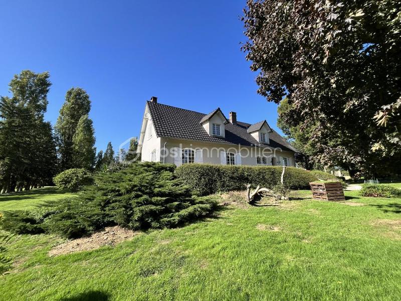 Propriété - 258 m² - 9 pièces