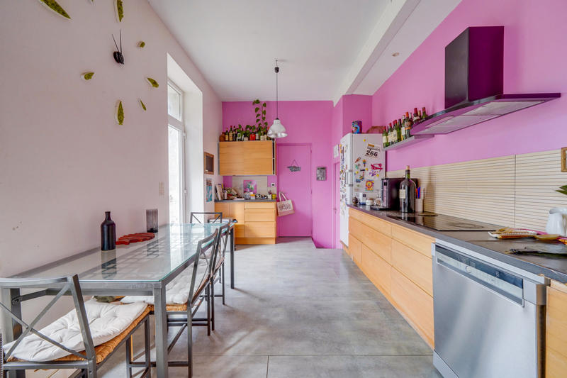 Maison - 330 m² - 10 pièces