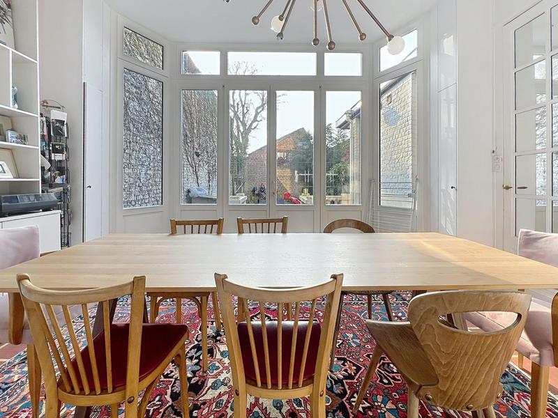 Maison - 214 m² - 7 pièces