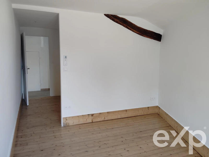 Maison traditionnelle - 75 m² - 4 pièces