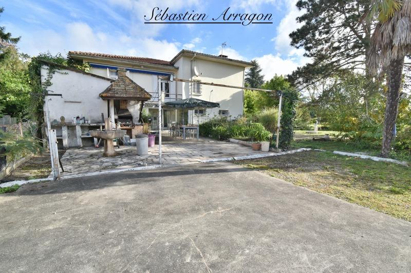 Maison - 229 m² - 8 pièces