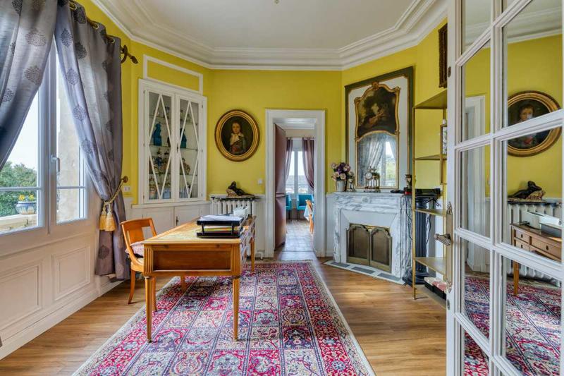 Maison - 223 m² - 10 pièces