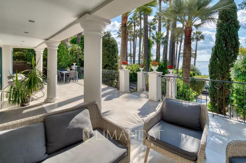 Villa - 221 m² - 7 pièces