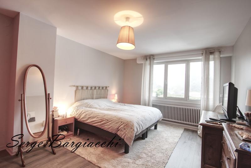 Maison - 336 m² - 12 pièces