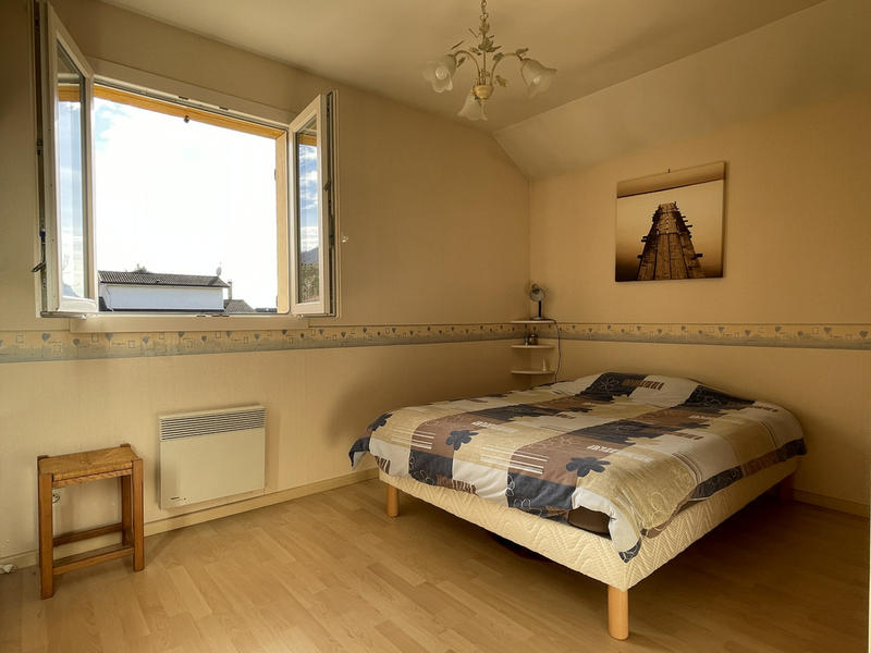 Maison - 211 m² - 7 pièces