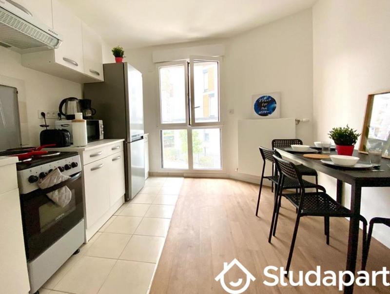 Chambre - 13 m² - 1 pièce