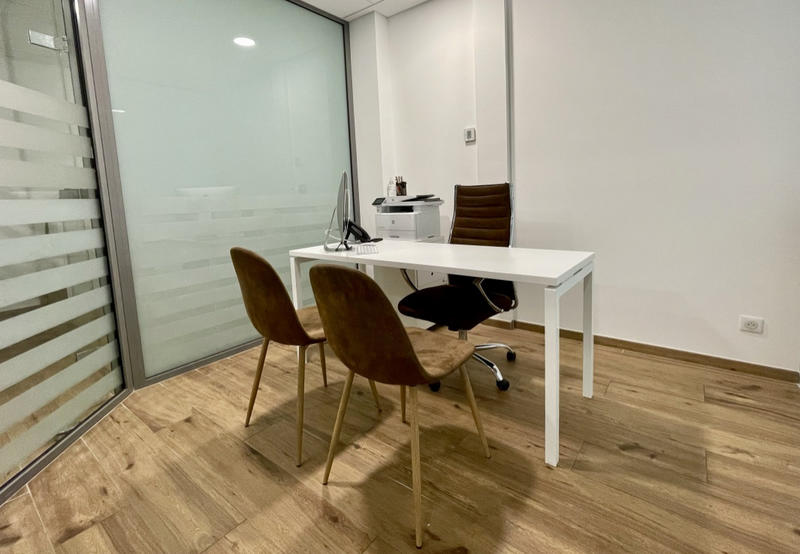 Local commercial - 130 m² - 5 pièces