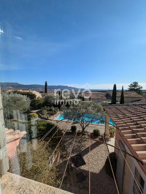 Maison - 200 m² - 7 pièces