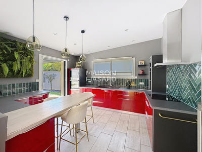 Maison contemporaine - 202 m² - 7 pièces