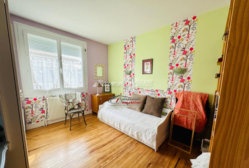 Maison - 189 m² - 9 pièces