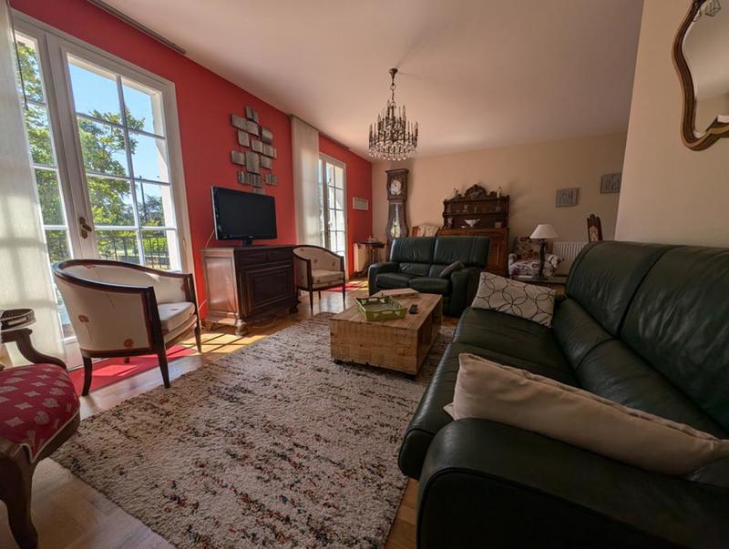 Demeure - 181 m² - 7 pièces