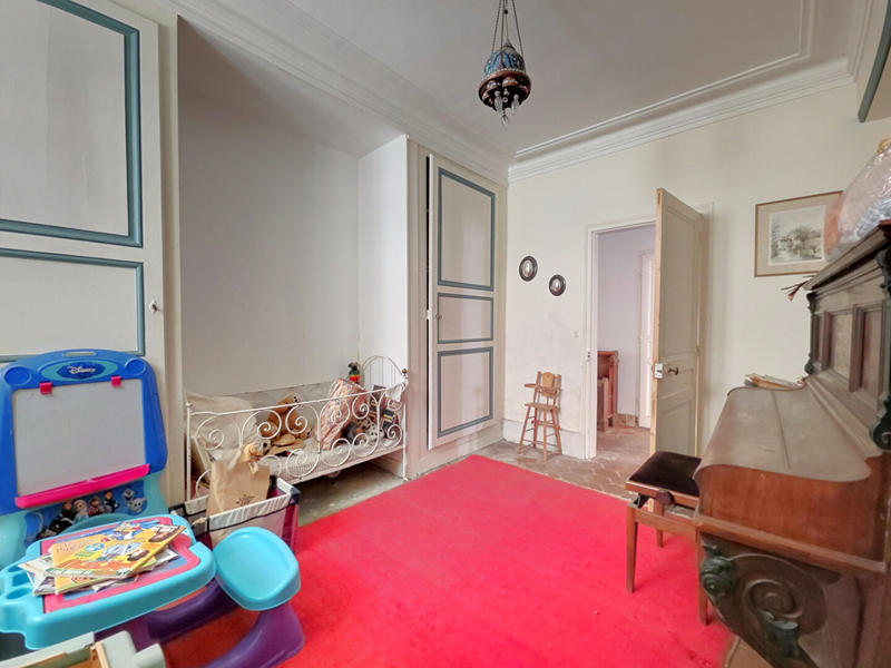 Maison - 265 m² - 10 pièces