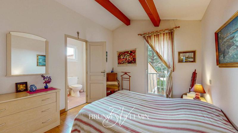 Villa - 186 m² - 6 pièces