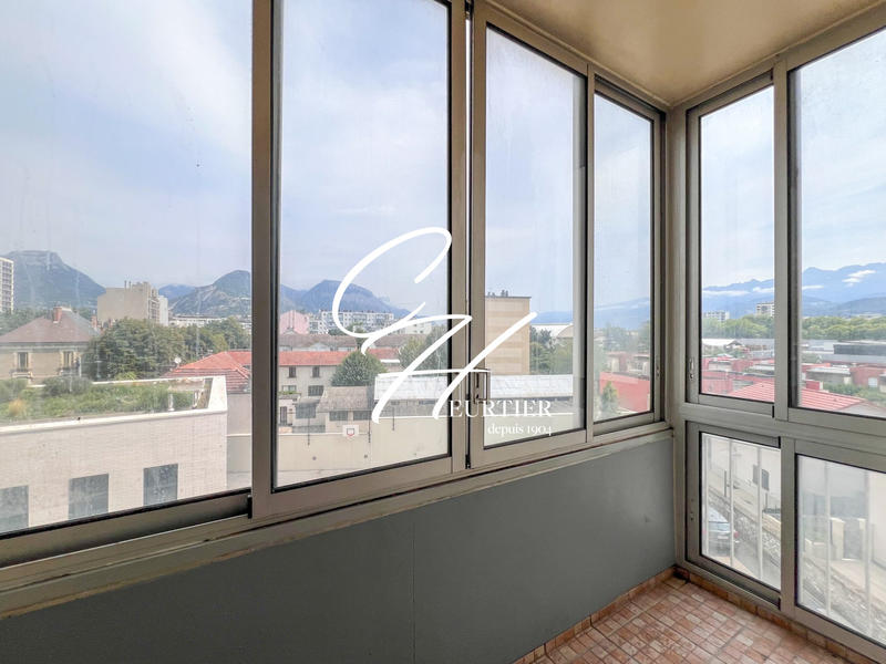 Appartement - 86 m² - 4 pièces