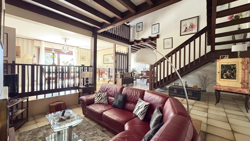 Maison d'architecte - 295 m² - 9 pièces