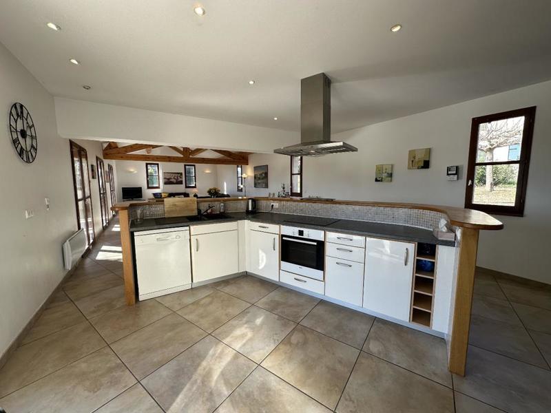 Villa - 245 m² - 8 pièces