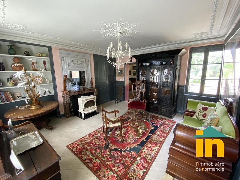 Maison de ville - 255 m² - 11 pièces