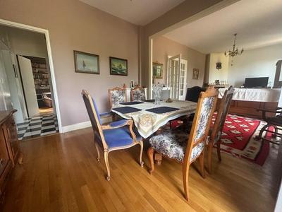 Maison - 183 m² - 8 pièces