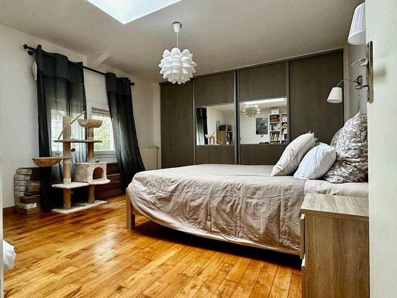 Maison - 170 m² - 7 pièces