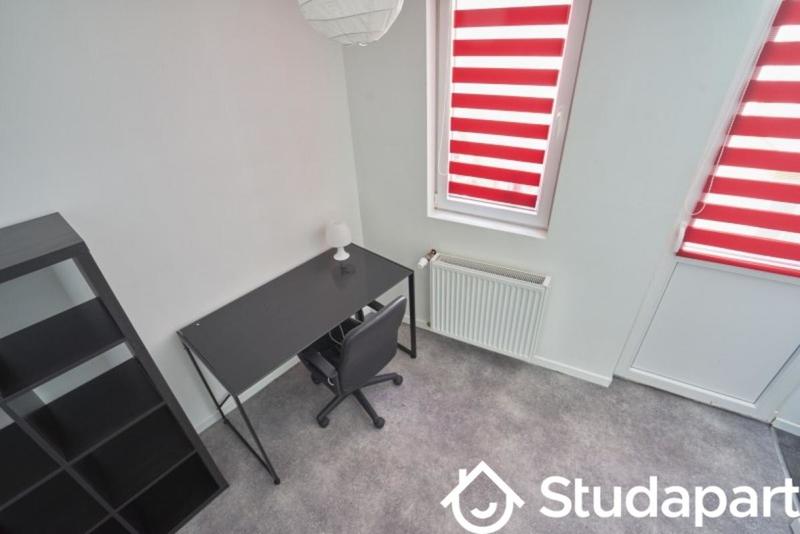 Chambre - 9 m² - 1 pièce