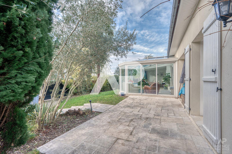 Maison - 266 m² - 7 pièces