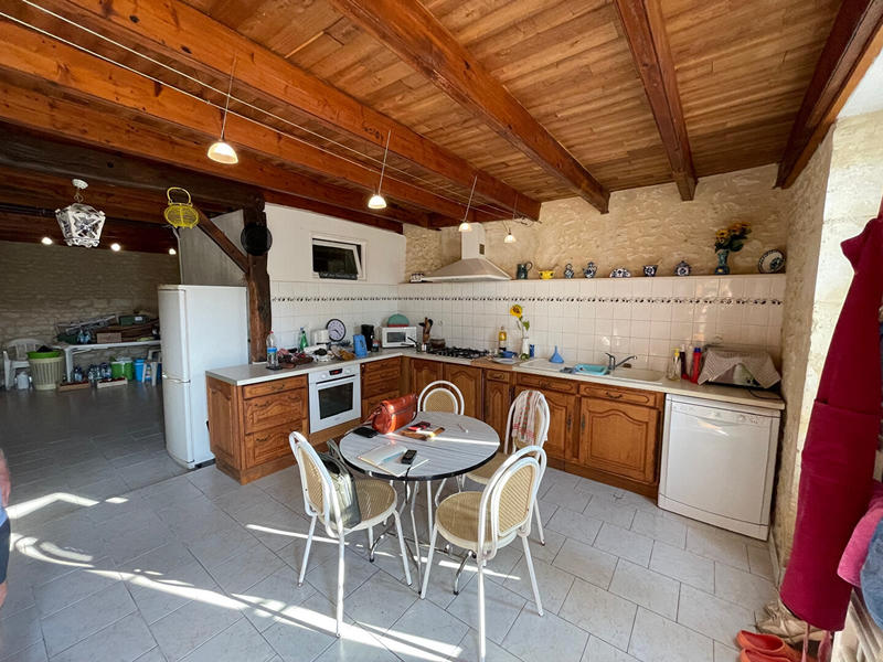Maison - 225 m² - 8 pièces