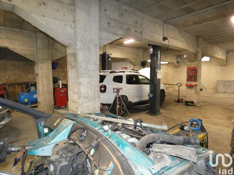 Local commercial - 684 m²