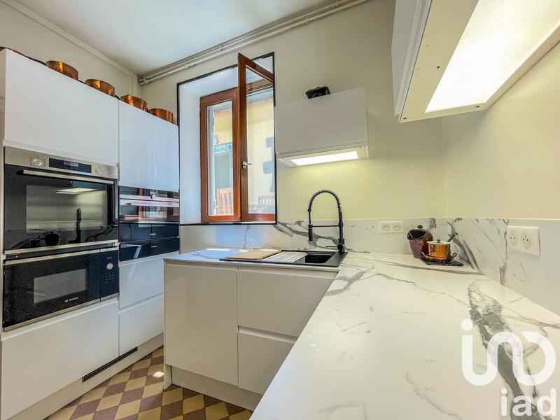 Maison - 260 m² - 10 pièces