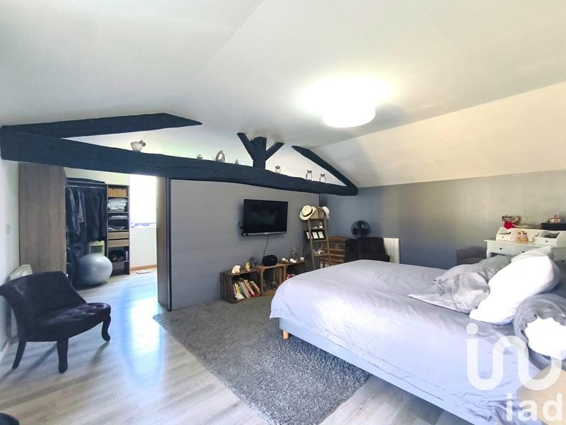 Maison - 326 m² - 9 pièces