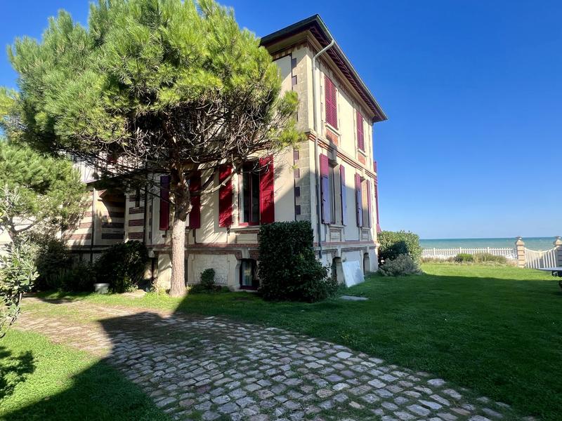 Appartement - 135 m² - 6 pièces