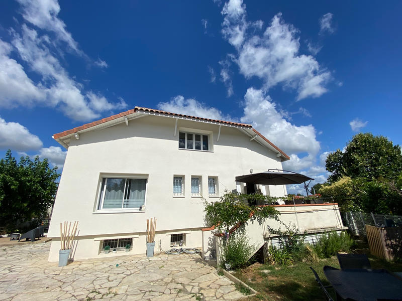 Maison - 187 m² - 8 pièces