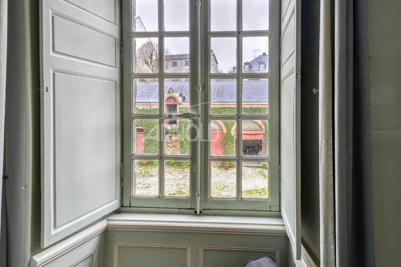 Maison - 463 m² - 15 pièces