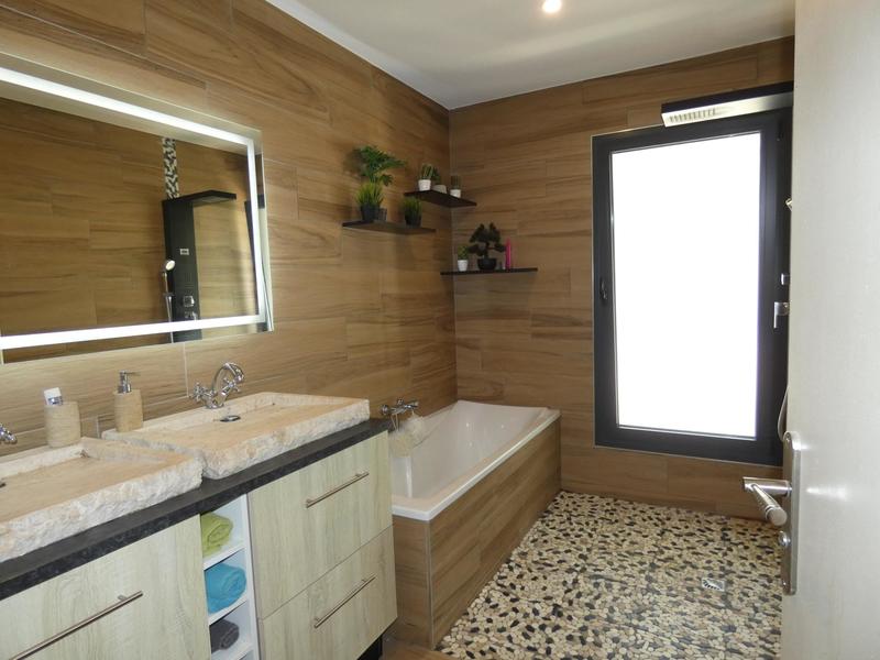 Maison - 121 m² - 5 pièces