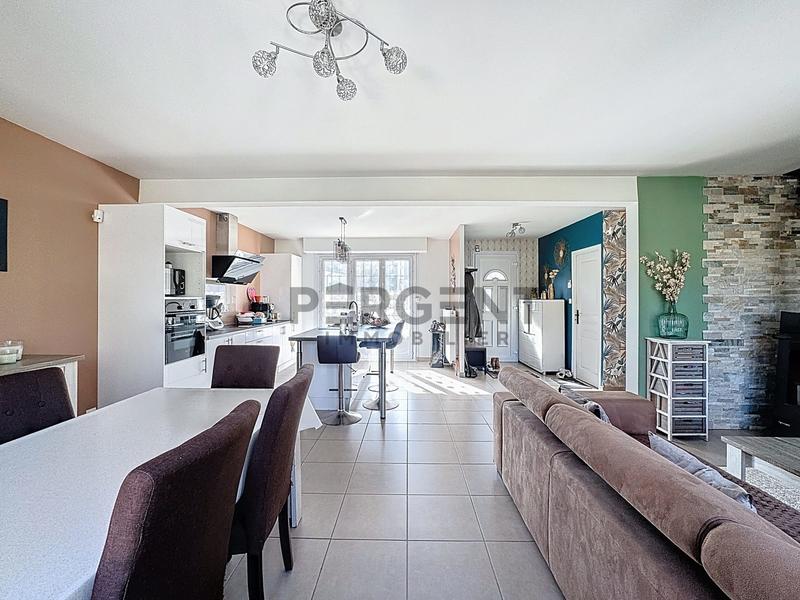 Maison - 95 m² - 5 pièces