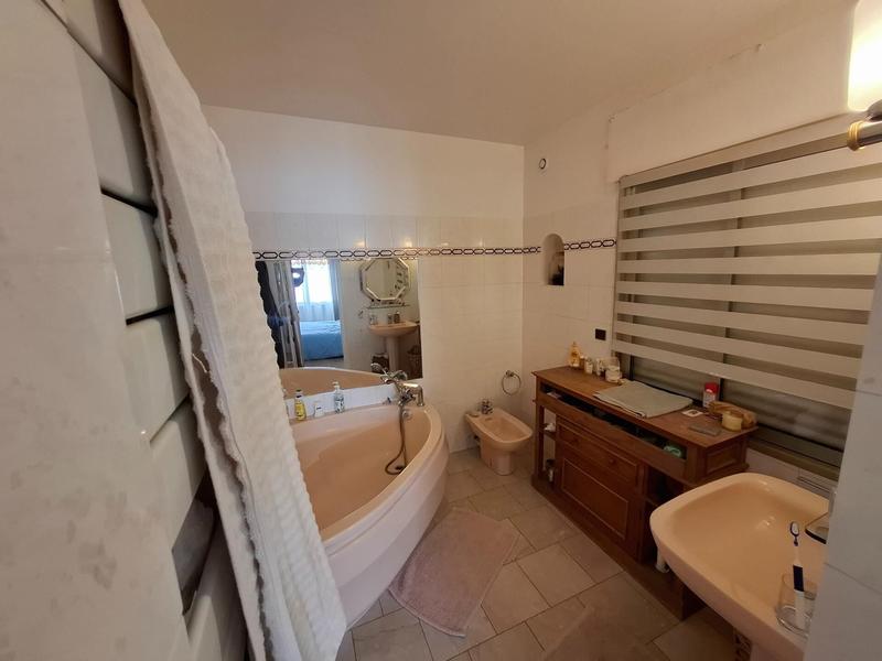 Villa - 203 m² - 6 pièces