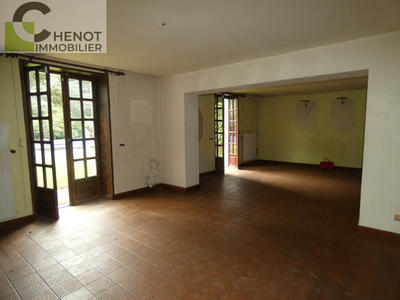 Propriété - 245 m² - 6 pièces