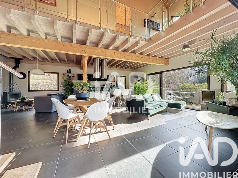 Châlet - 208 m² - 6 pièces