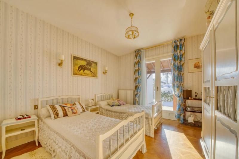 Propriété - 600 m² - 11 pièces