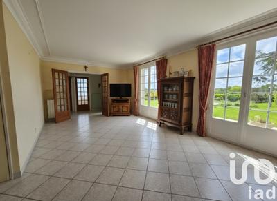 Maison - 185 m² - 8 pièces