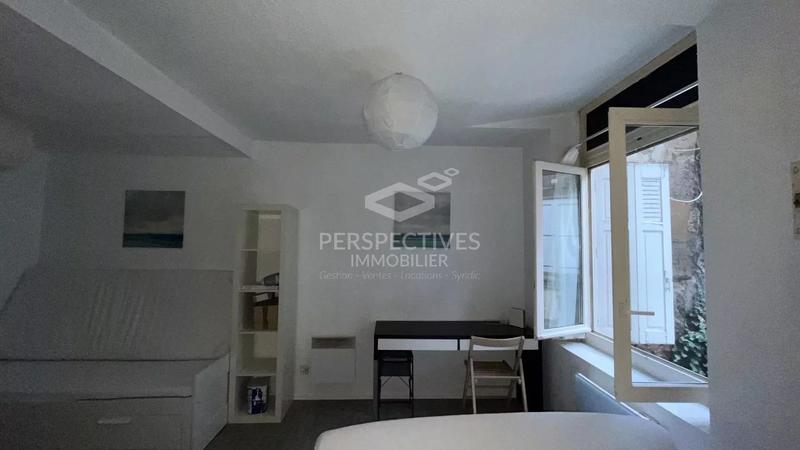 Studio - 25 m² - 1 pièce