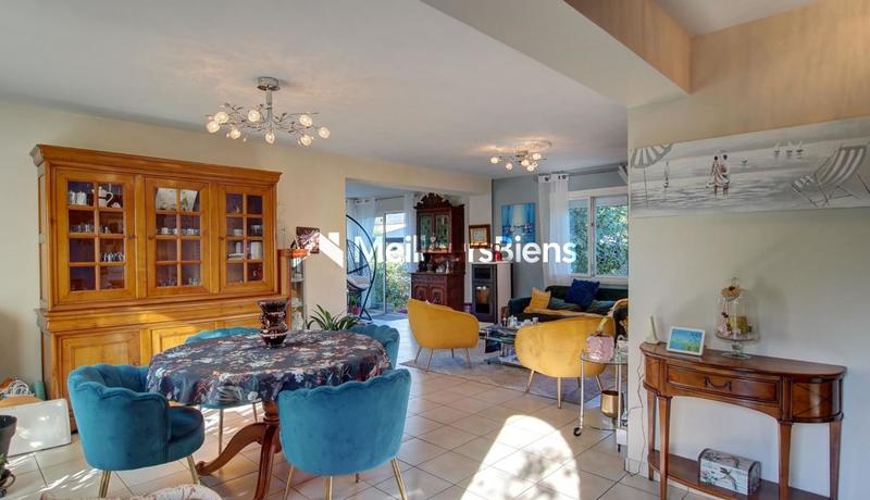 Maison - 137 m² - 6 pièces