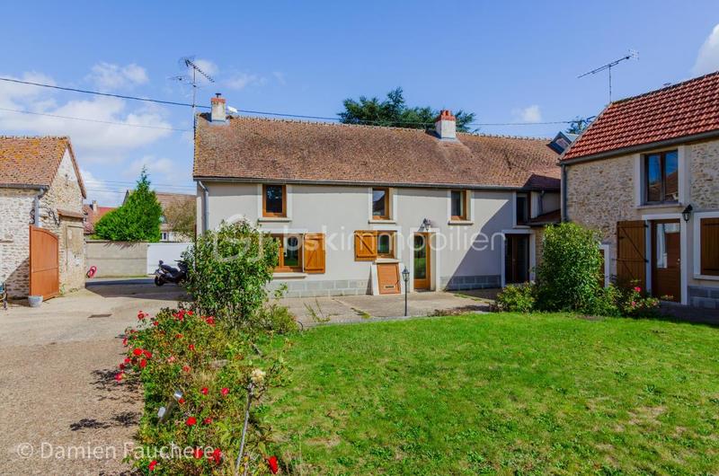 Corps de ferme - 340 m² - 11 pièces