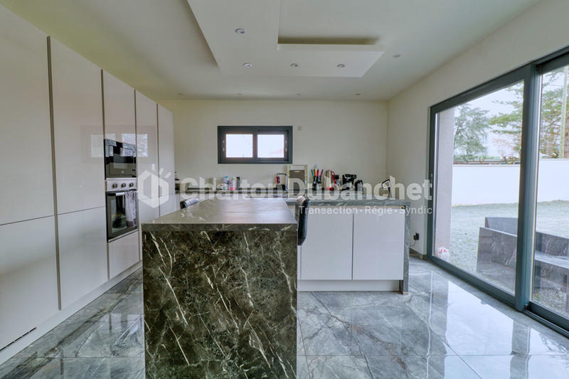 Maison - 140 m² - 5 pièces