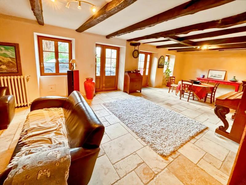 Maison - 240 m² - 5 pièces