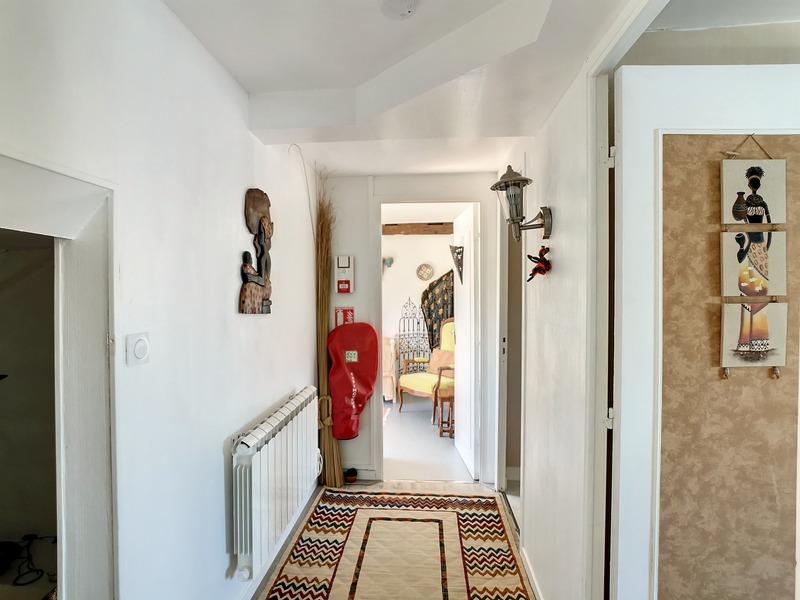 Maison - 216 m² - 9 pièces