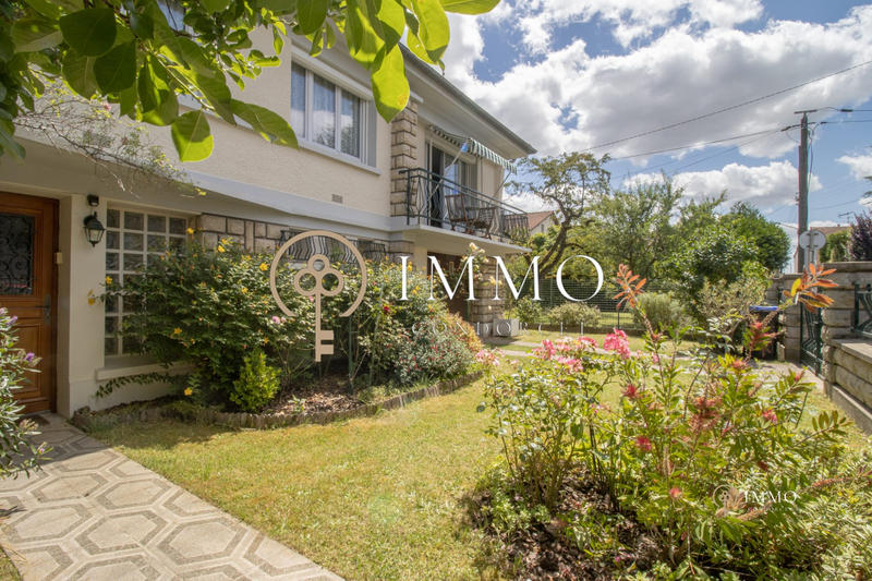 Maison - 182 m² - 8 pièces