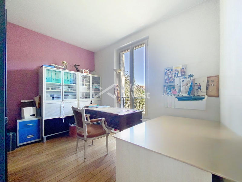 Maison - 183 m² - 10 pièces