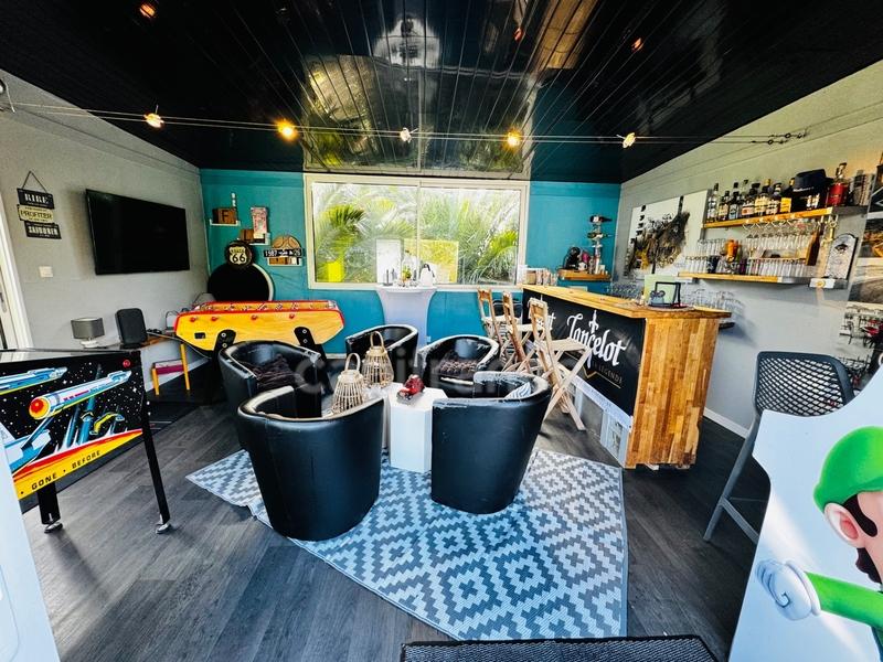 Maison - 170 m² - 9 pièces