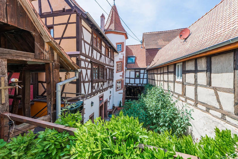 Maison - 650 m² - 20 pièces